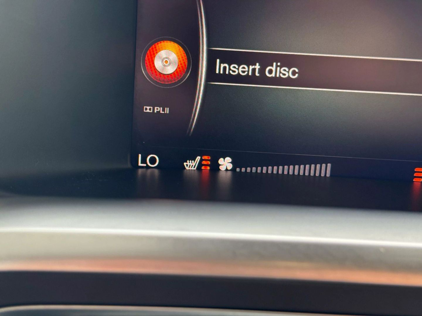 2017 Volvo S60 - Image 30