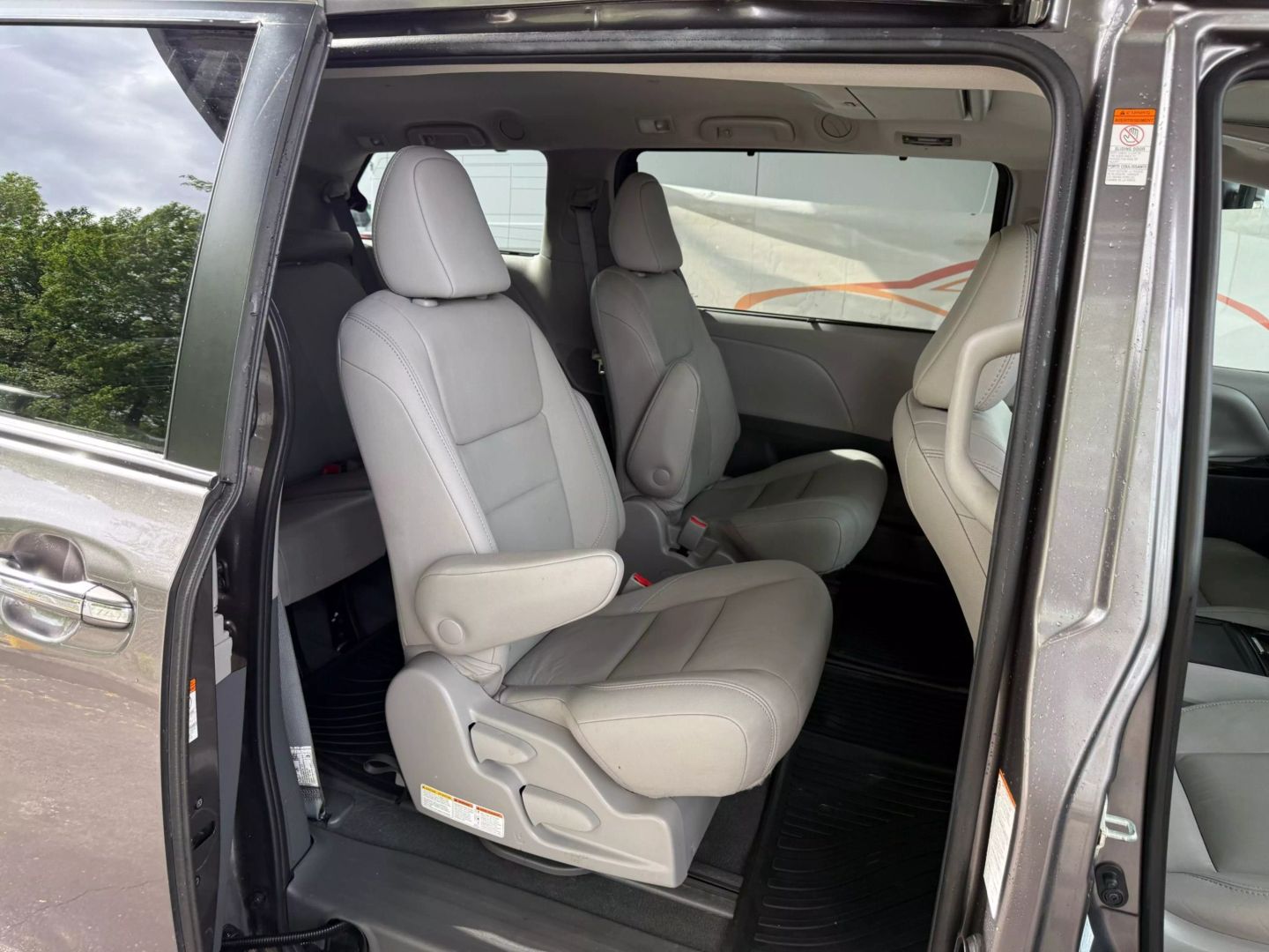 2020 Toyota Sienna - Image 24