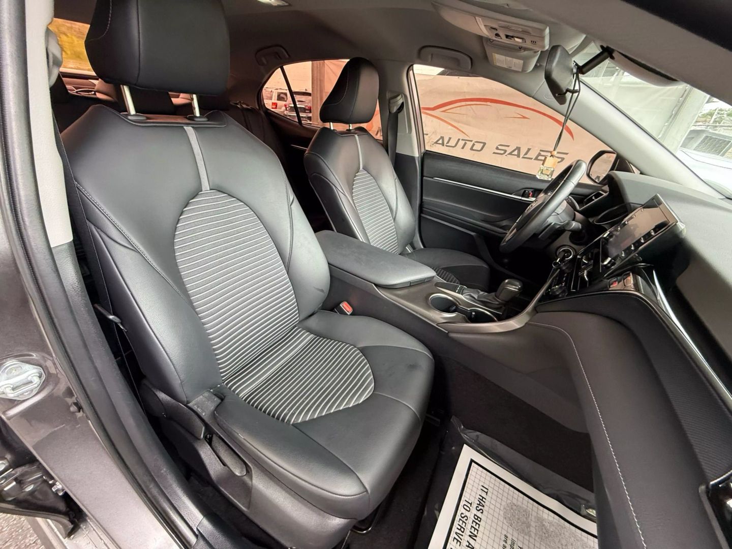 2022 Toyota Camry - Image 26