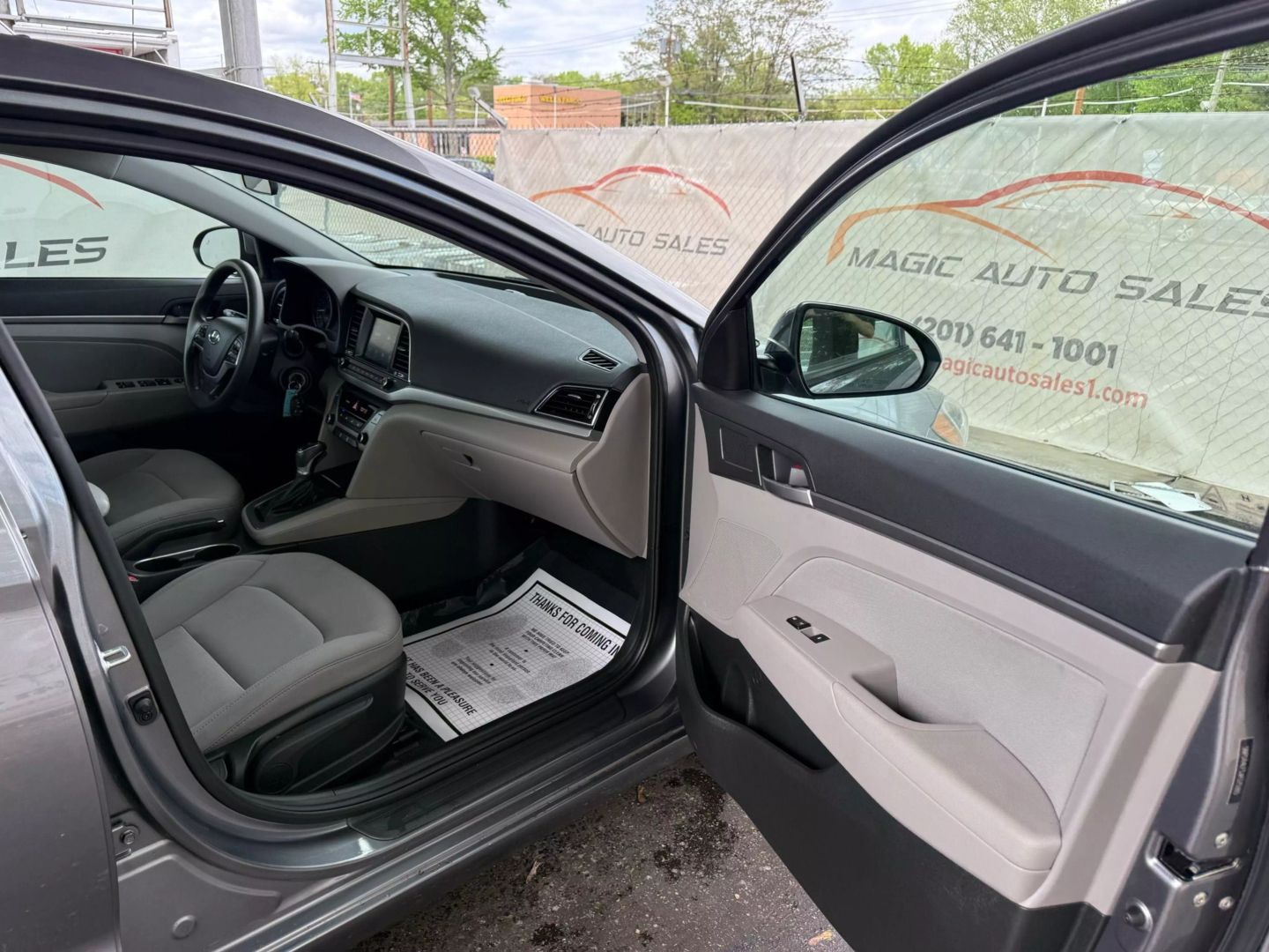 2018 Hyundai Elantra - Image 24
