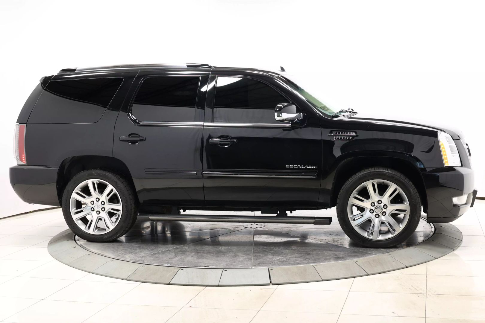 2012 Cadillac Escalade - Image 65