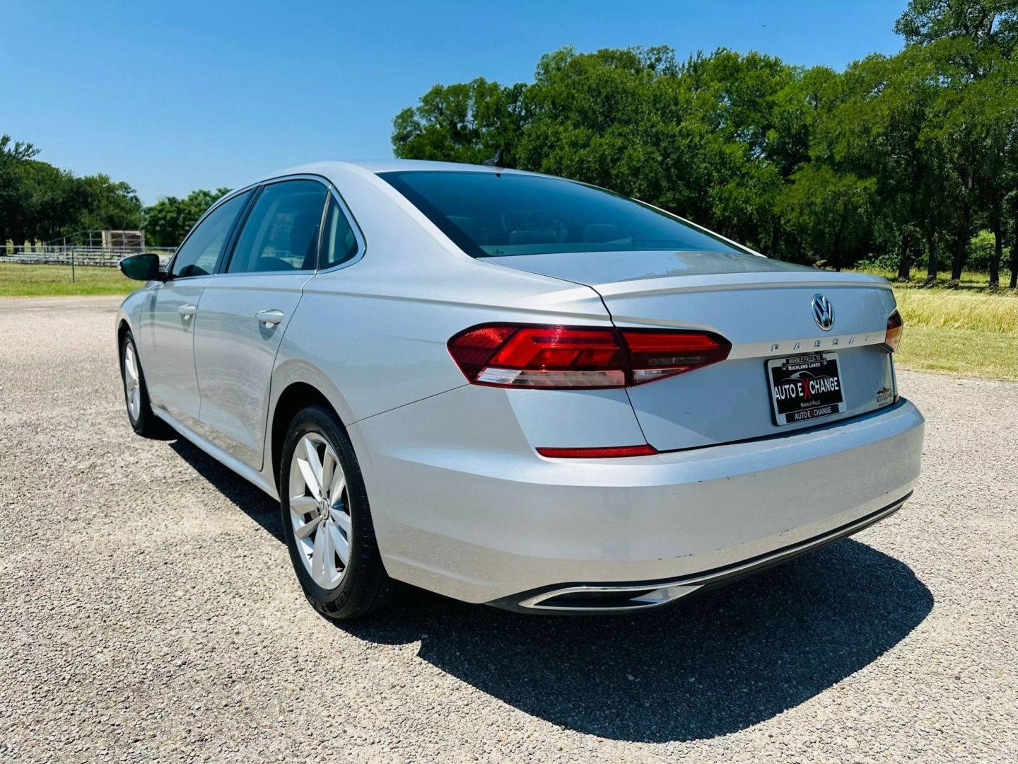 2020 Volkswagen Passat - Image 8