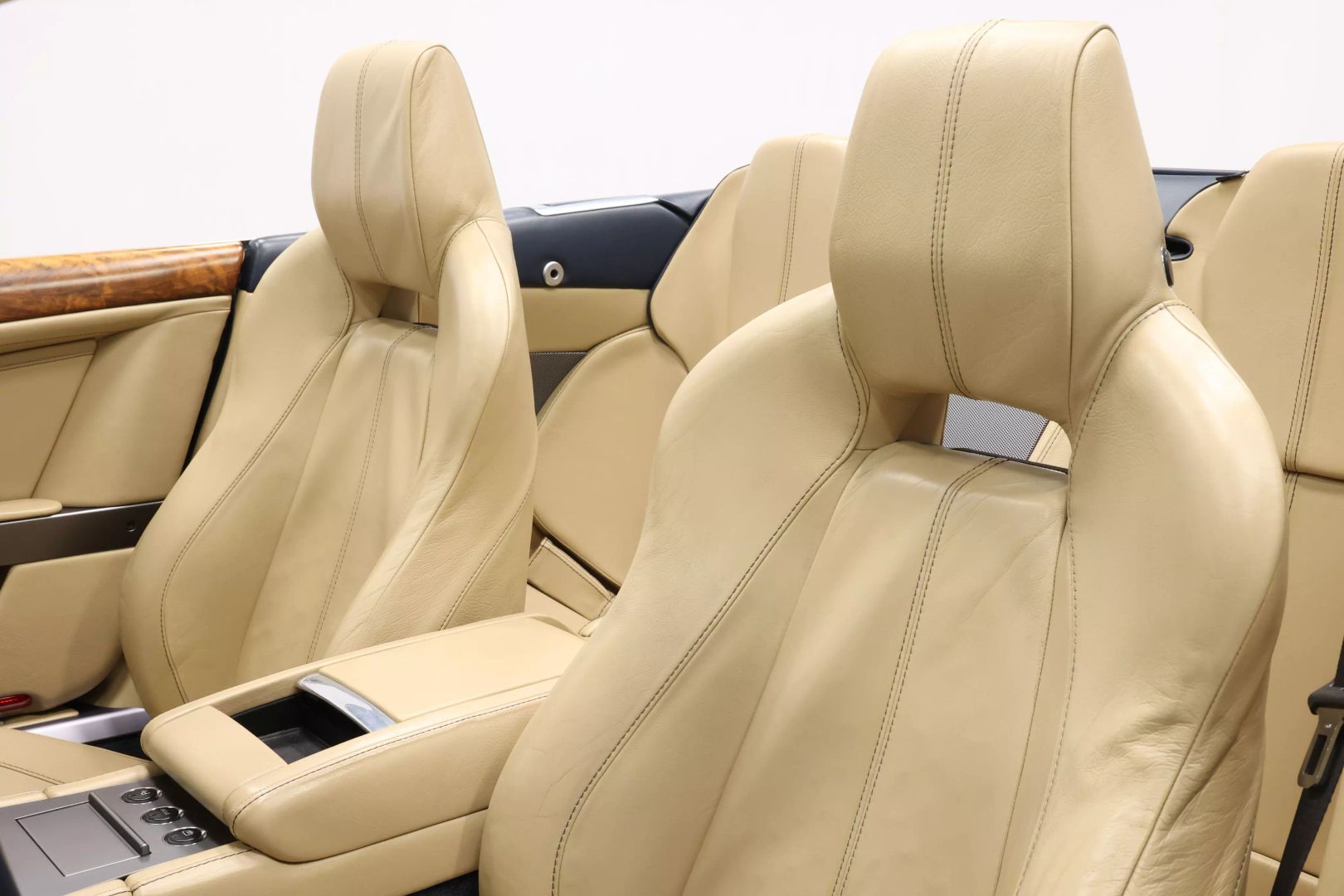 2008 Aston Martin Db9 - Image 15