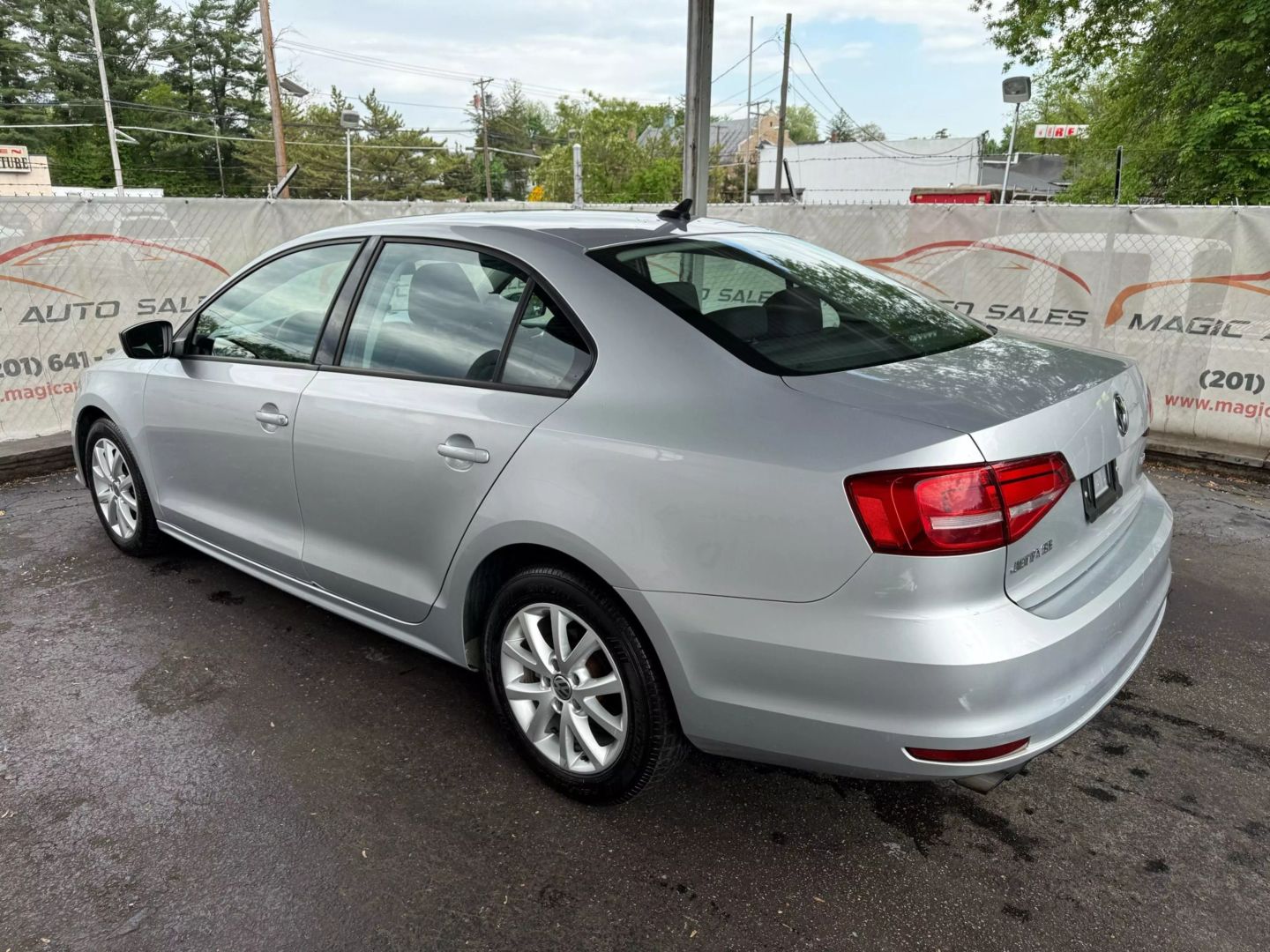 2015 Volkswagen Jetta - Image 13
