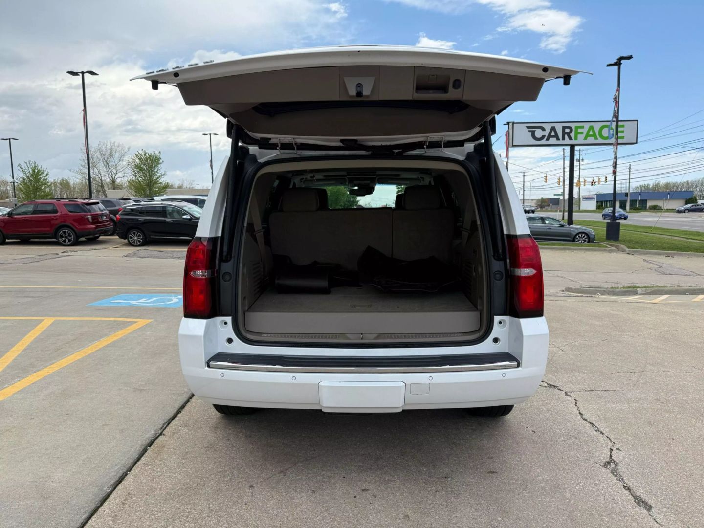 2016 Chevrolet Tahoe - Image 10