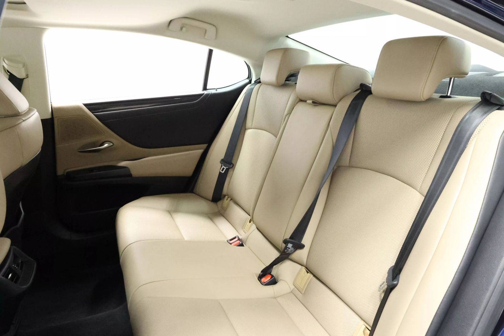 2020 Lexus Es - Image 3