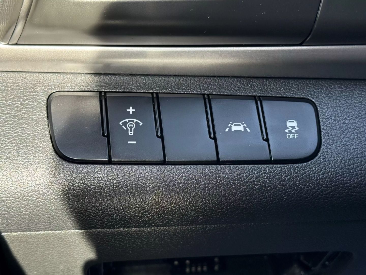 2020 Hyundai Elantra - Image 38