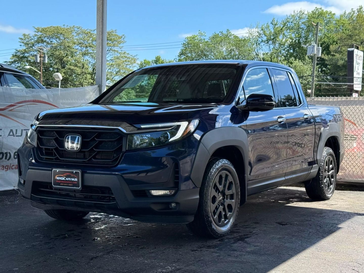 2022 Honda Ridgeline - Image 3