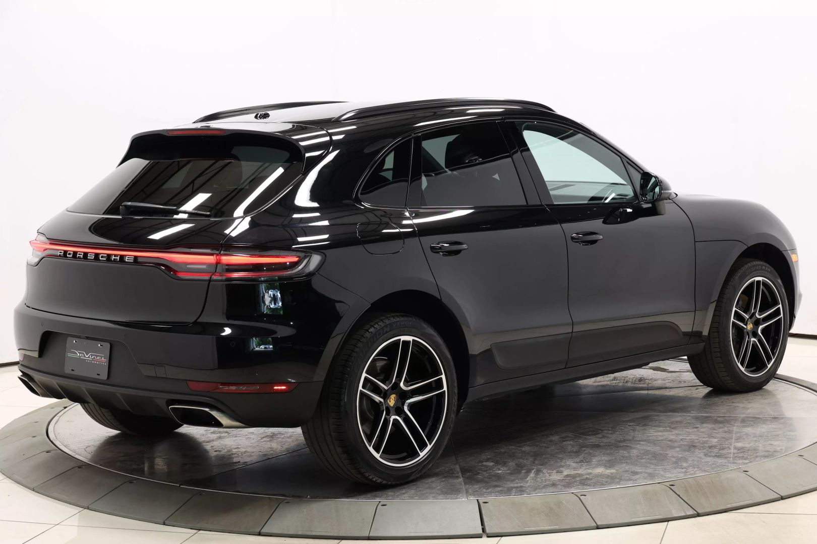 2021 Porsche Macan - Image 60