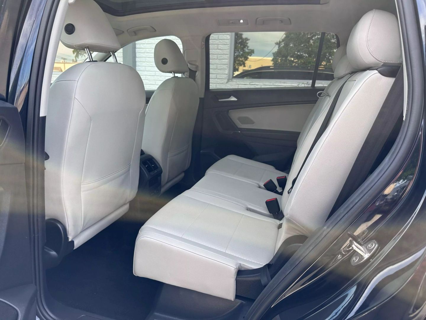 2020 Volkswagen Tiguan - Image 13