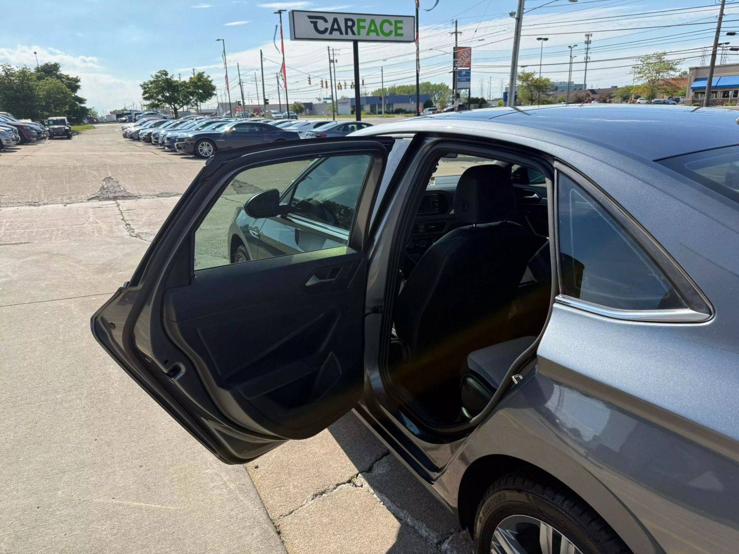 2019 Volkswagen Jetta - Image 18