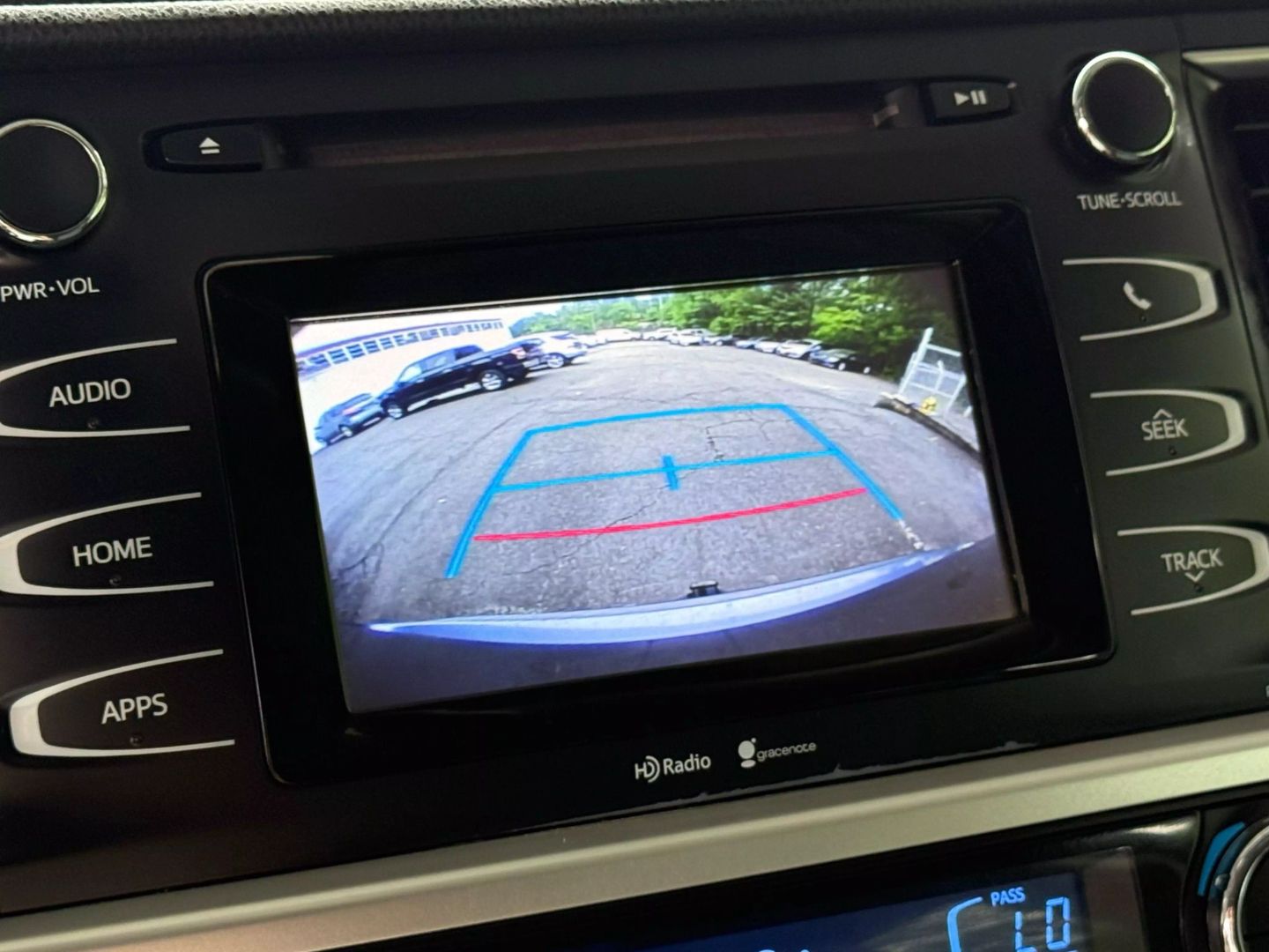 2015 Toyota Highlander - Image 35