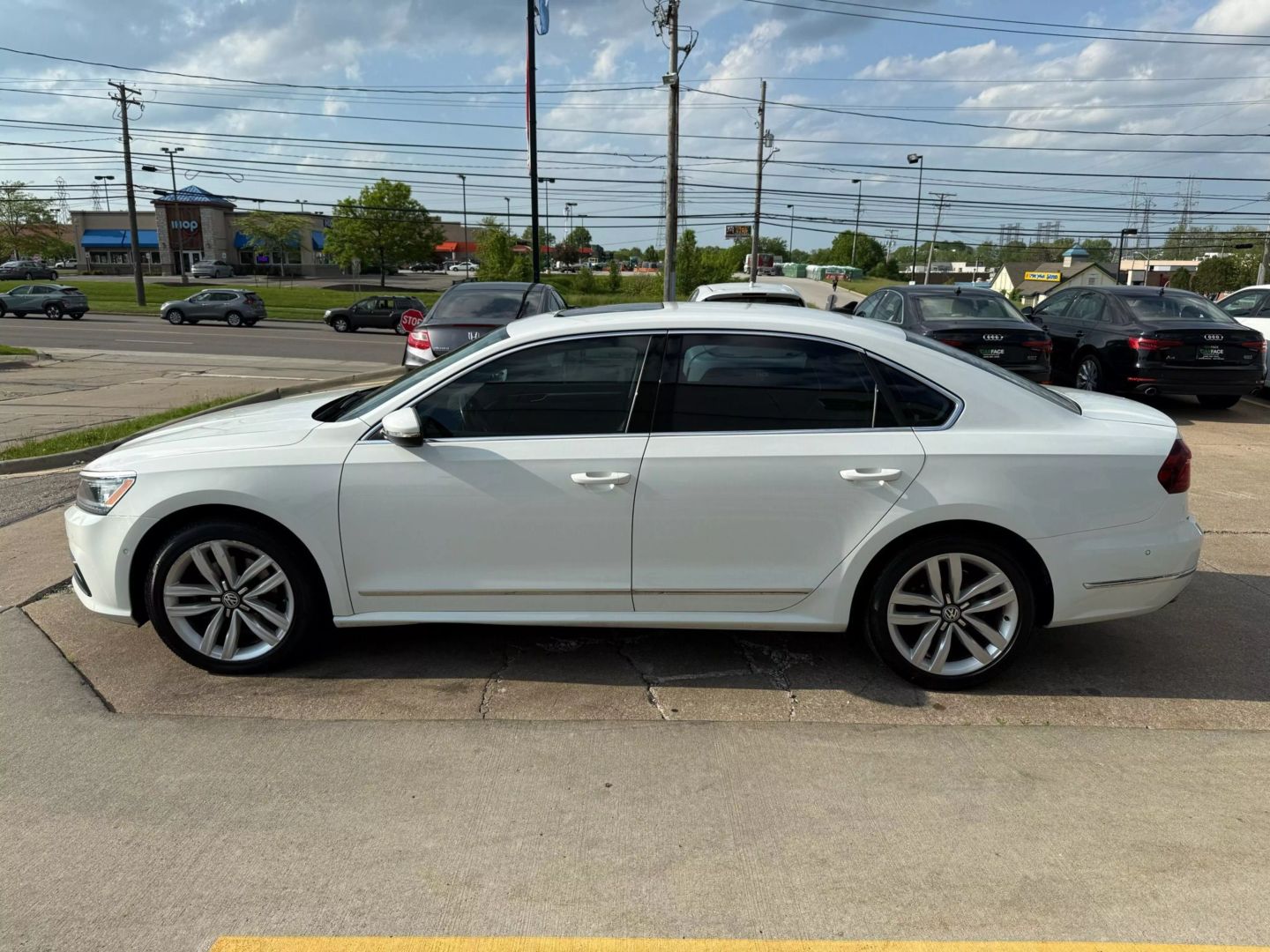 2017 Volkswagen Passat - Image 6