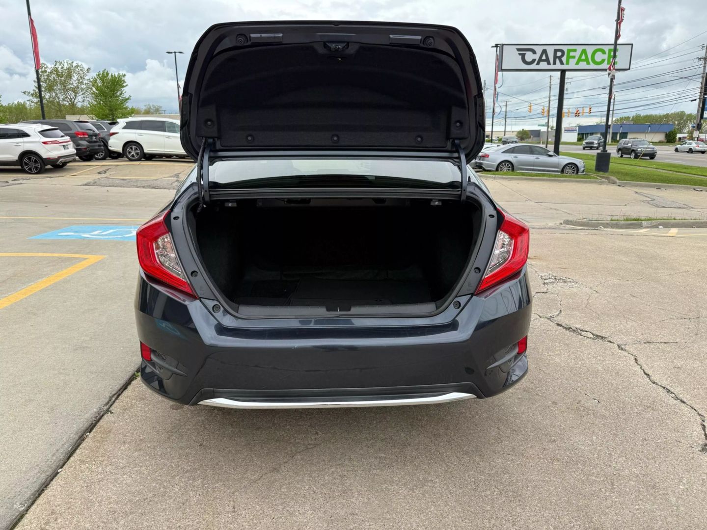 2019 Honda Civic - Image 12