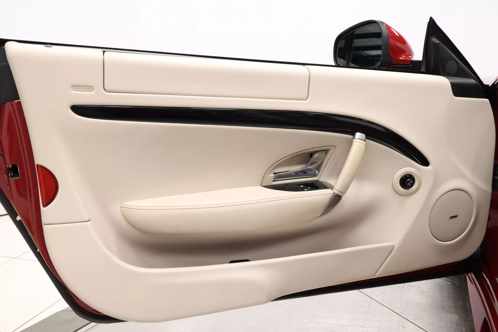 2013 Maserati Granturismo - Image 9