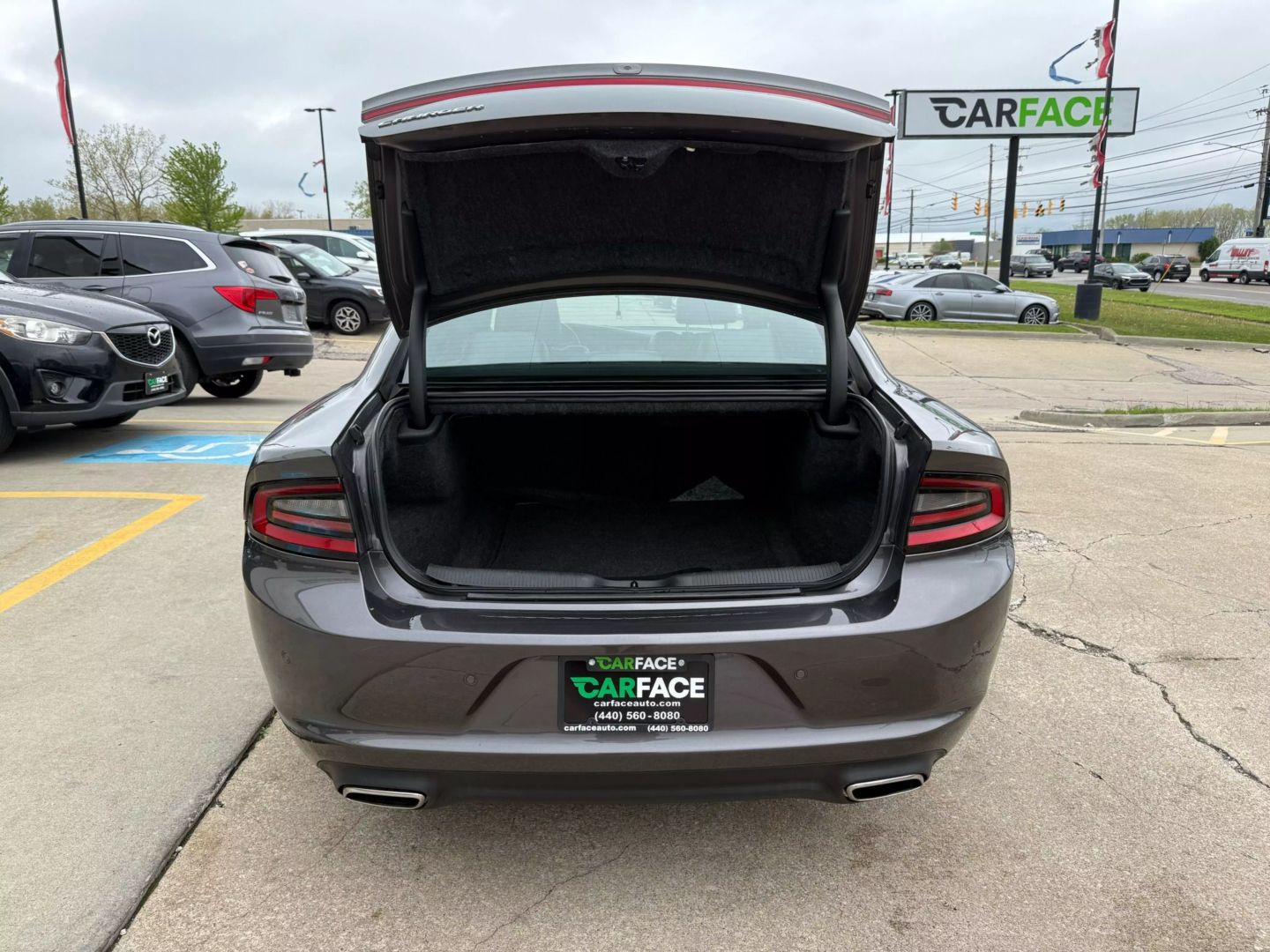 2020 Dodge Charger - Image 11