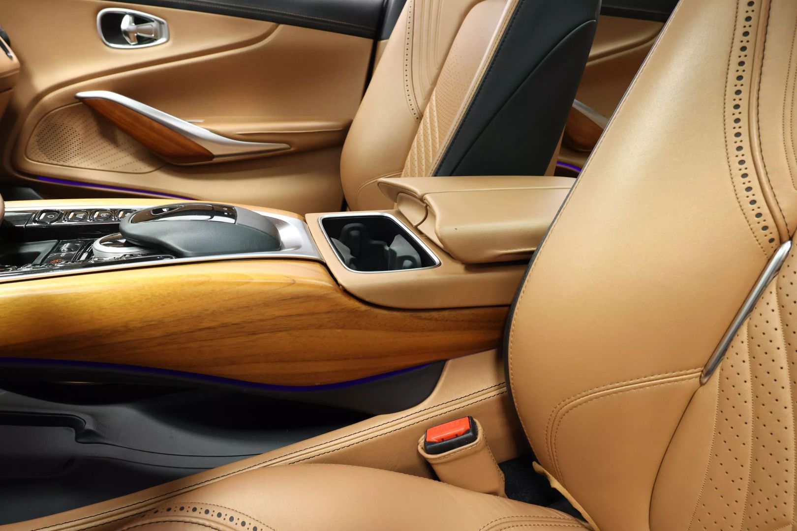 2021 Aston Martin Dbx - Image 52