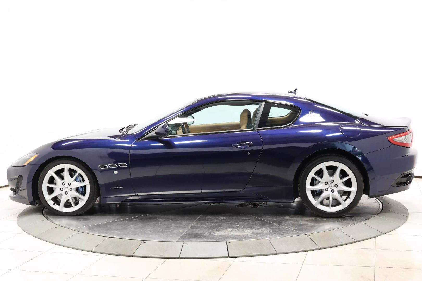 2016 Maserati Granturismo - Image 6