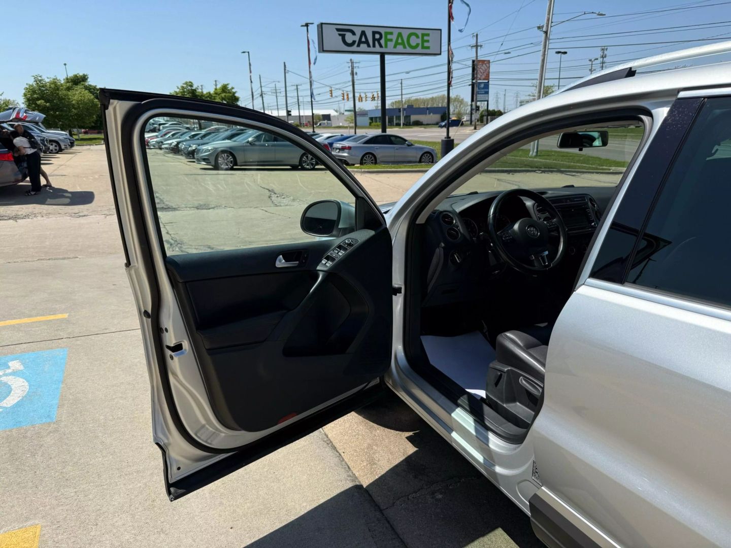 2013 Volkswagen Tiguan - Image 17
