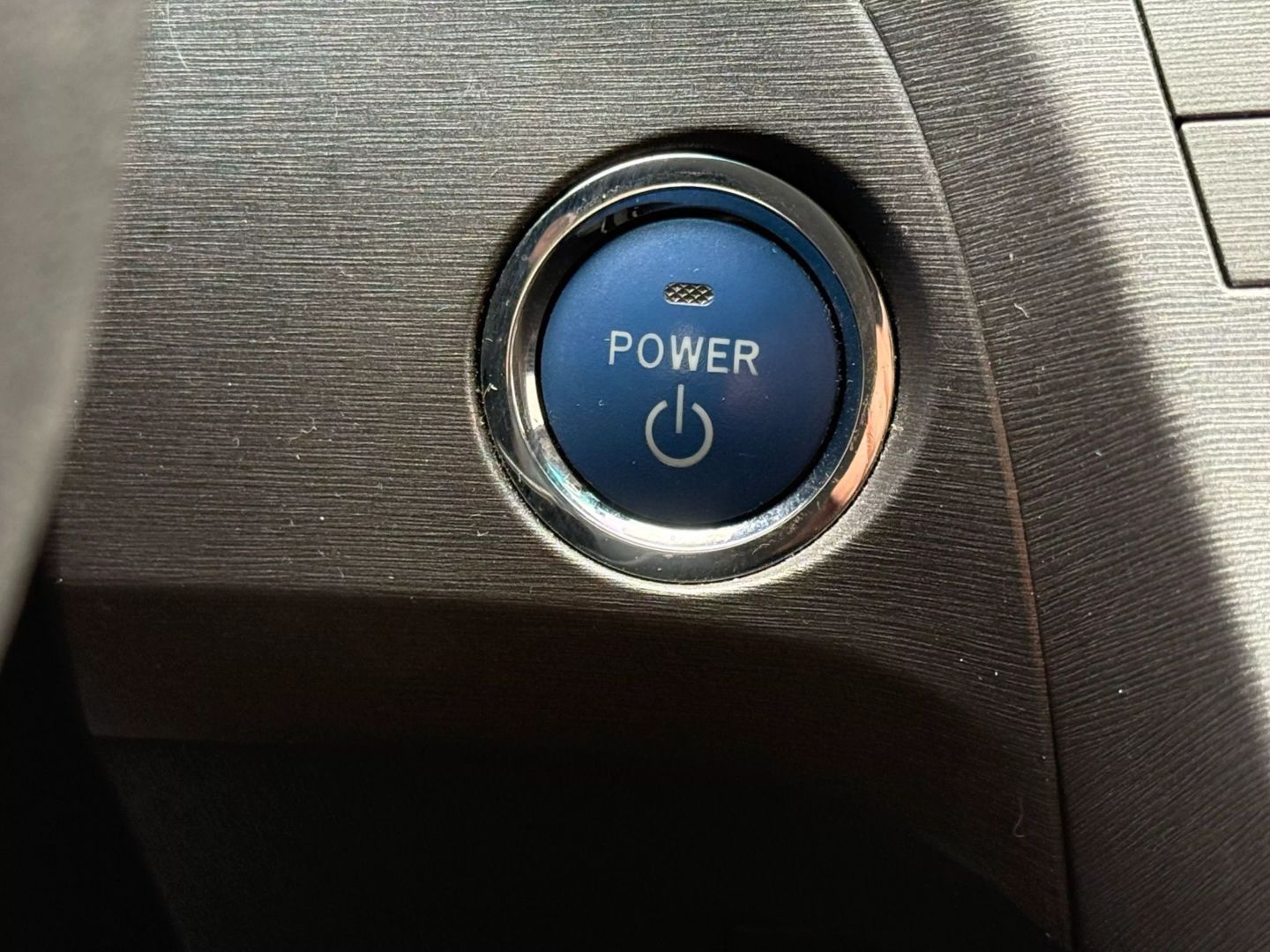 2015 Toyota Prius - Image 37