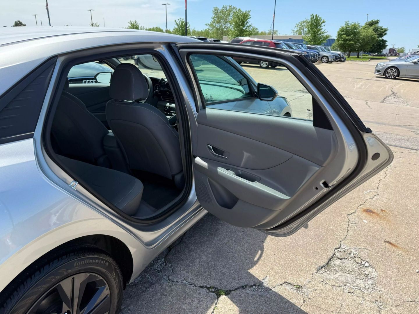 2021 Hyundai Elantra - Image 20
