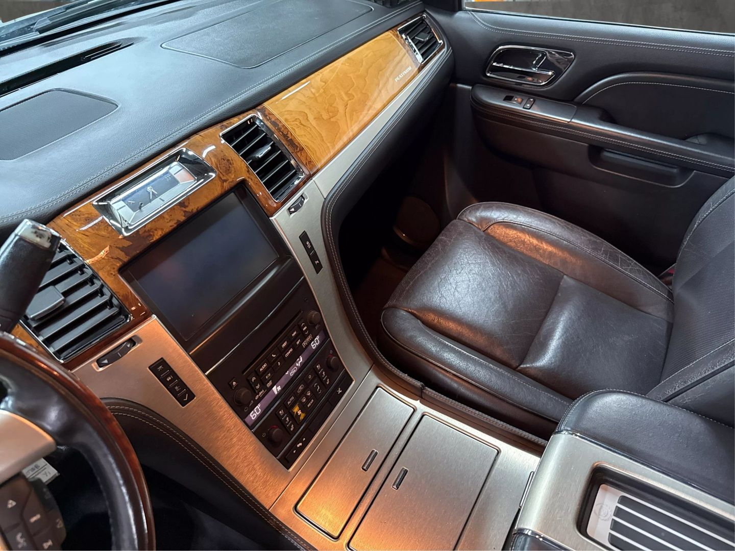 2013 Cadillac Escalade - Image 35