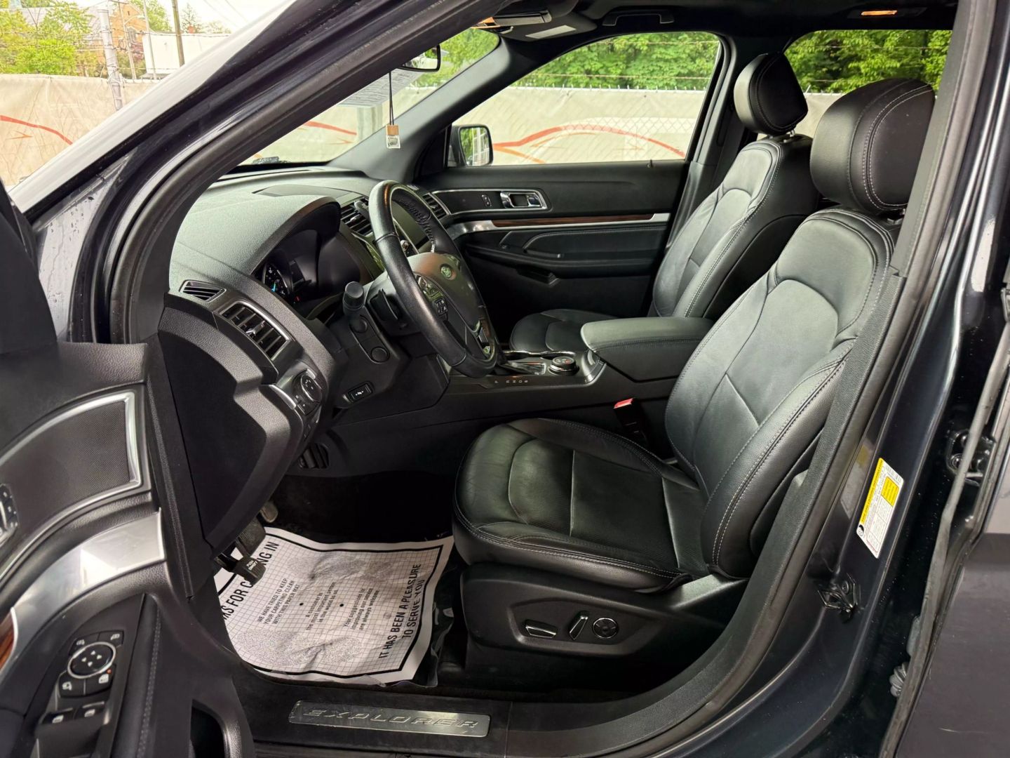 2017 Ford Explorer - Image 15