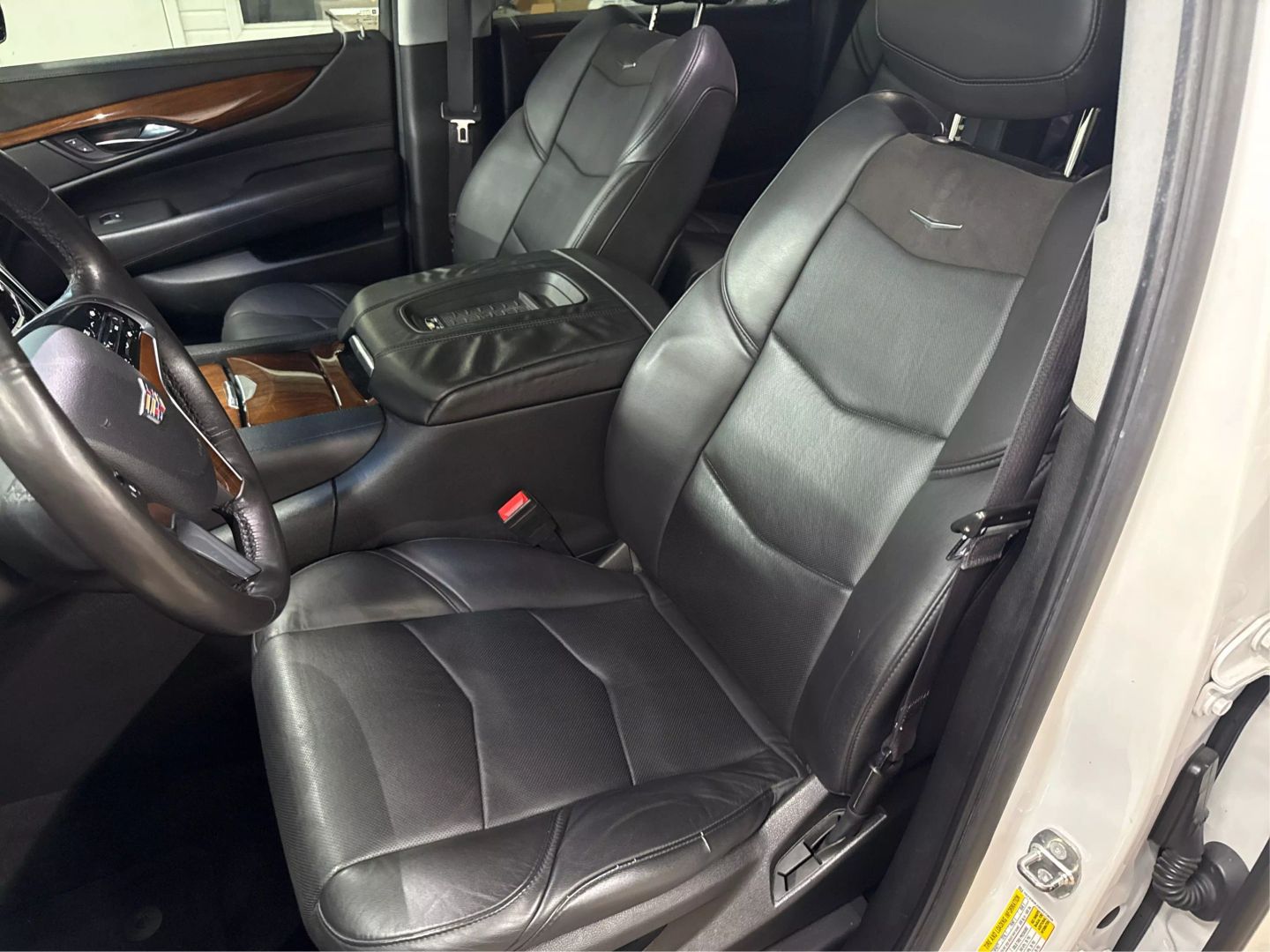 2016 Cadillac Escalade Esv - Image 34