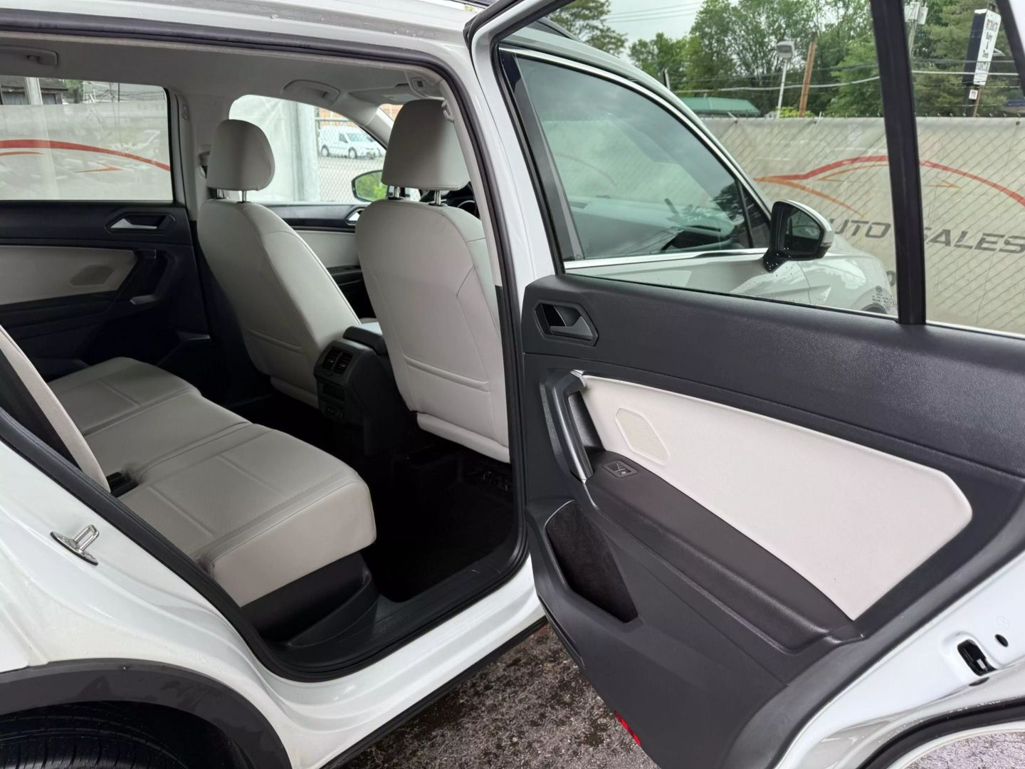 2019 Volkswagen Tiguan - Image 21
