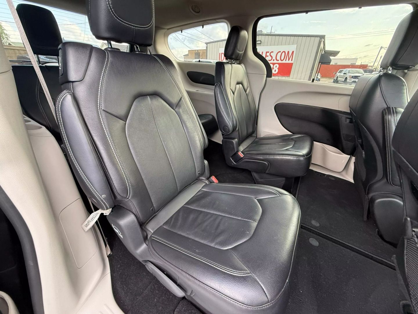 2022 Chrysler Pacifica - Image 17