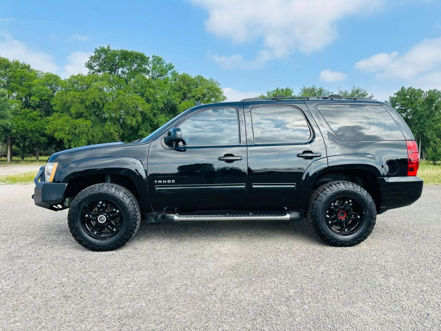 2014 Chevrolet Tahoe - Image 2