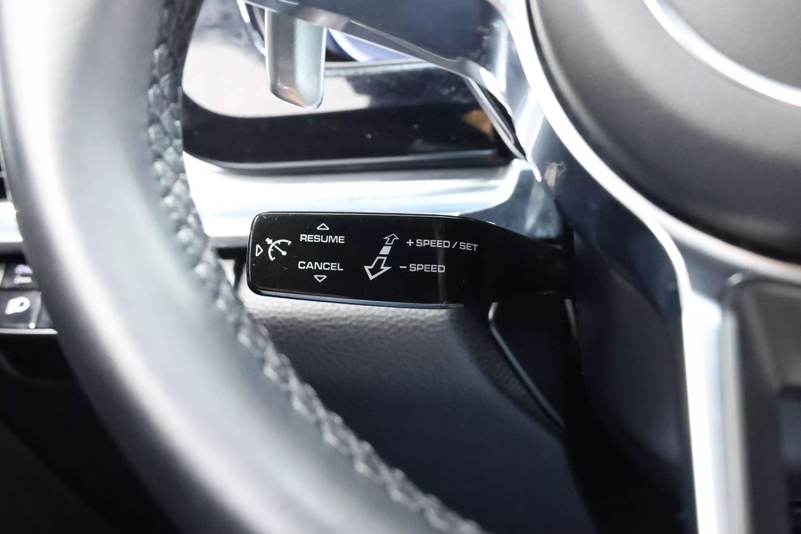 2018 Porsche Panamera - Image 24