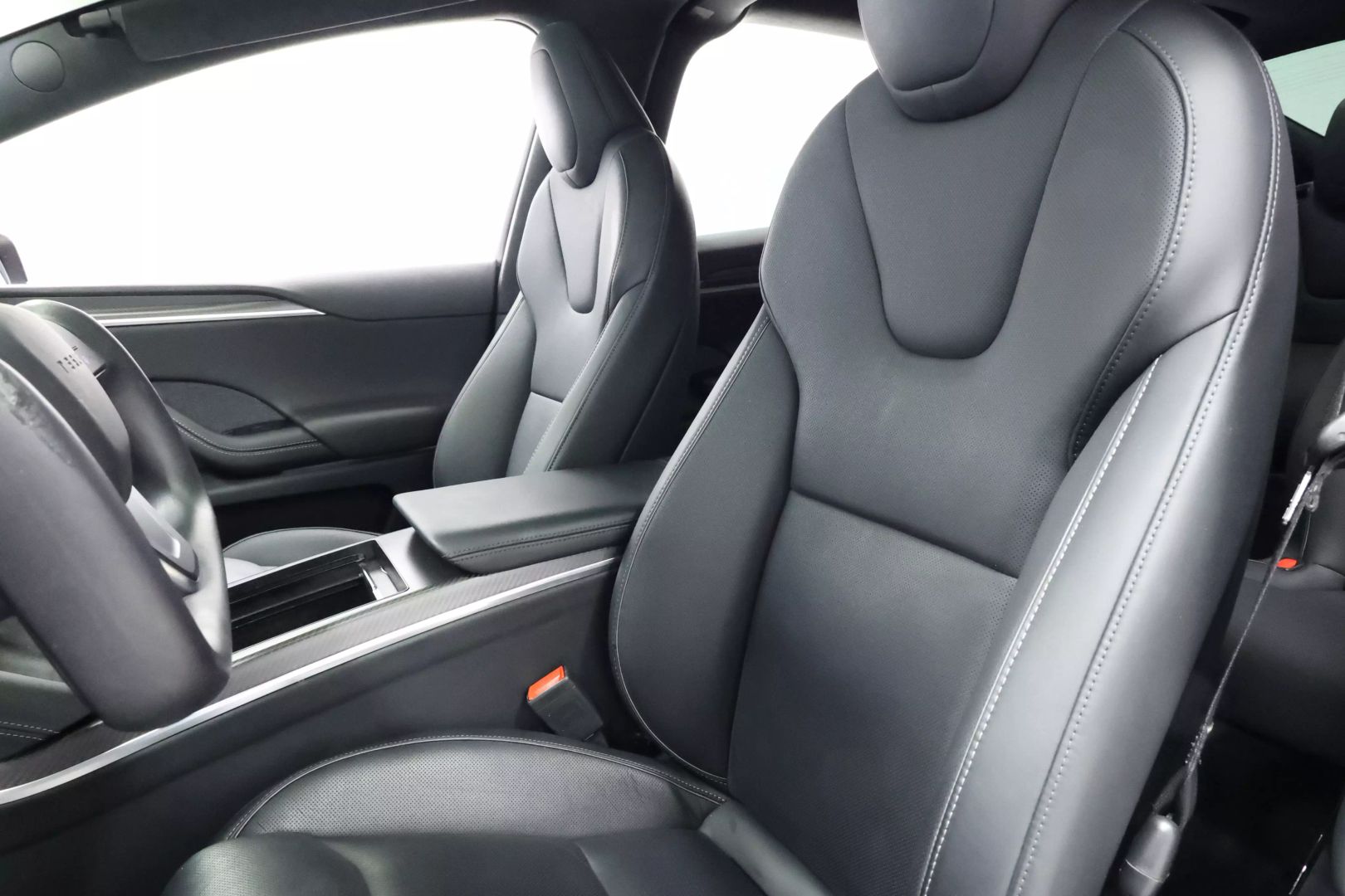 2022 Tesla Model X - Image 16