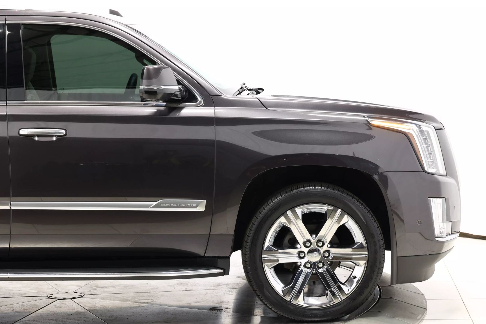 2017 Cadillac Escalade - Image 73