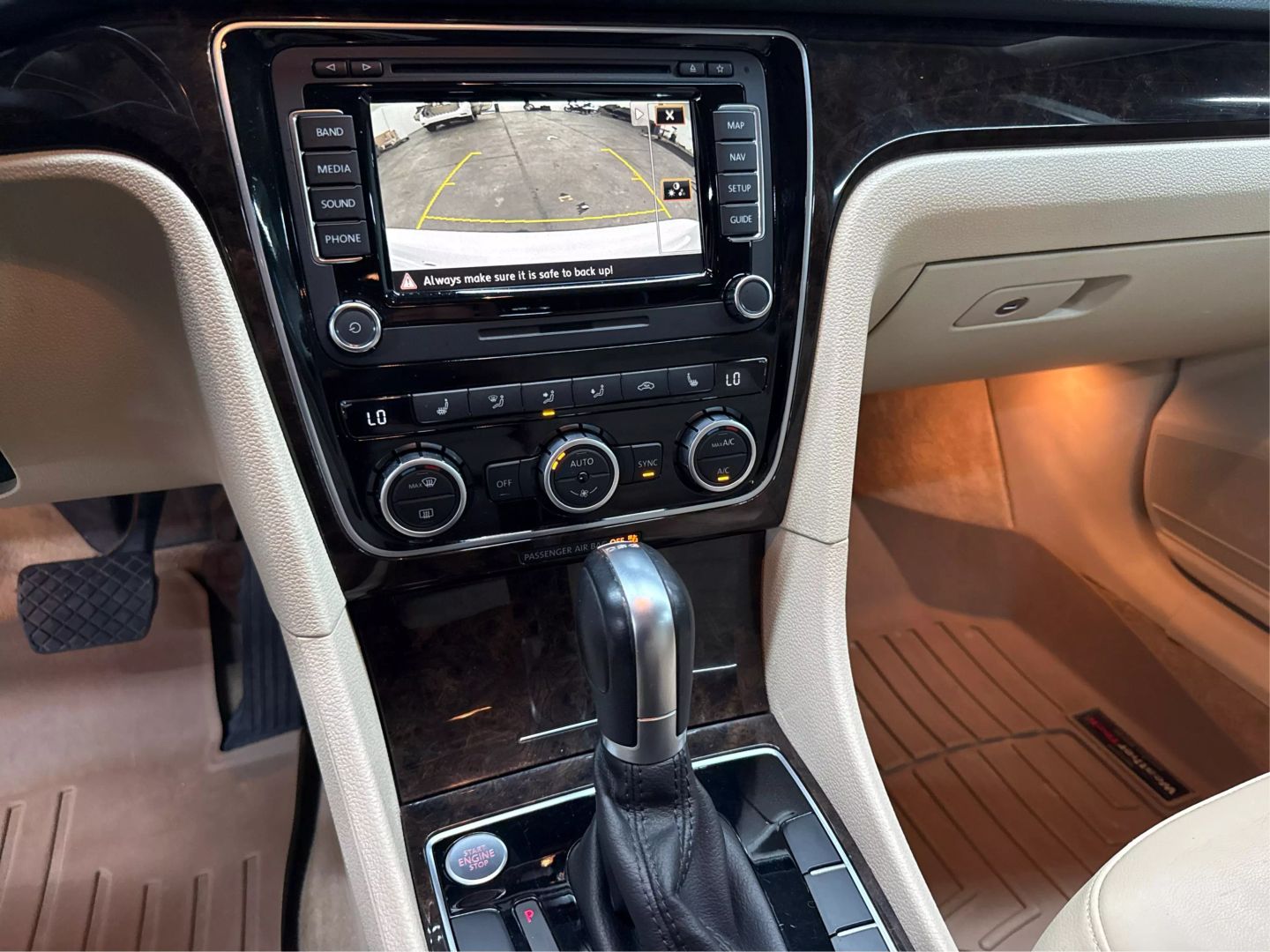 2015 Volkswagen Passat - Image 22
