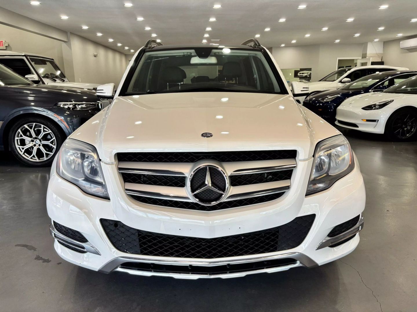 2014 Mercedes-benz Glk-class Glk 350 4matic Sport Utility 4d - Image 2