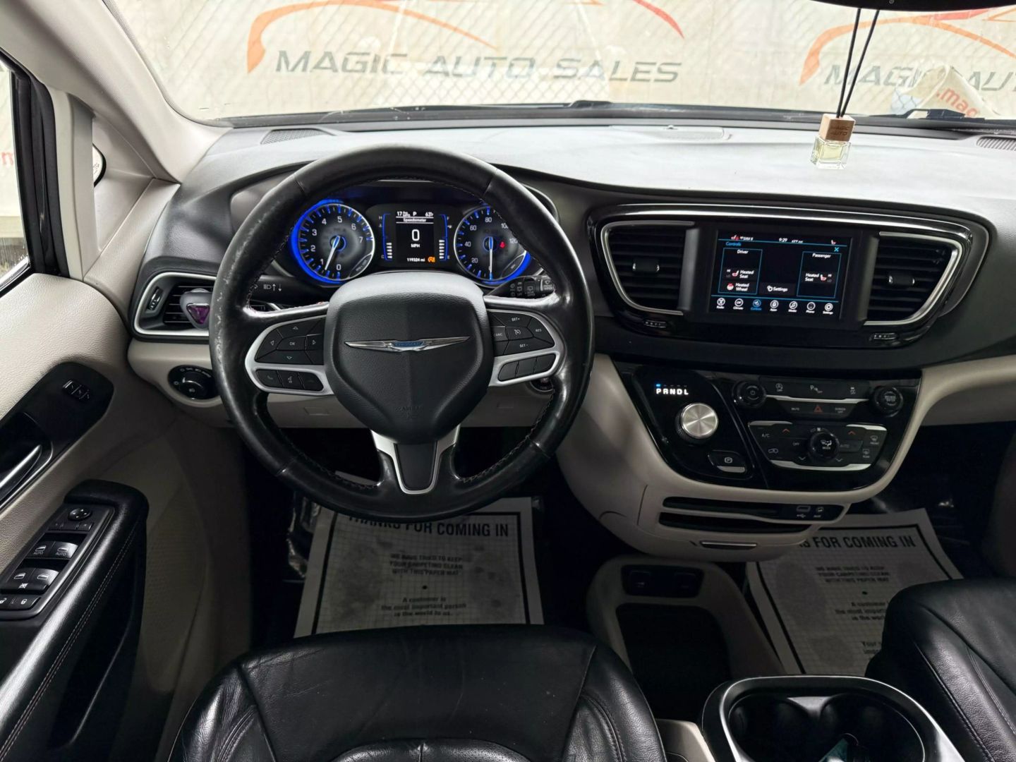 2020 Chrysler Pacifica - Image 30