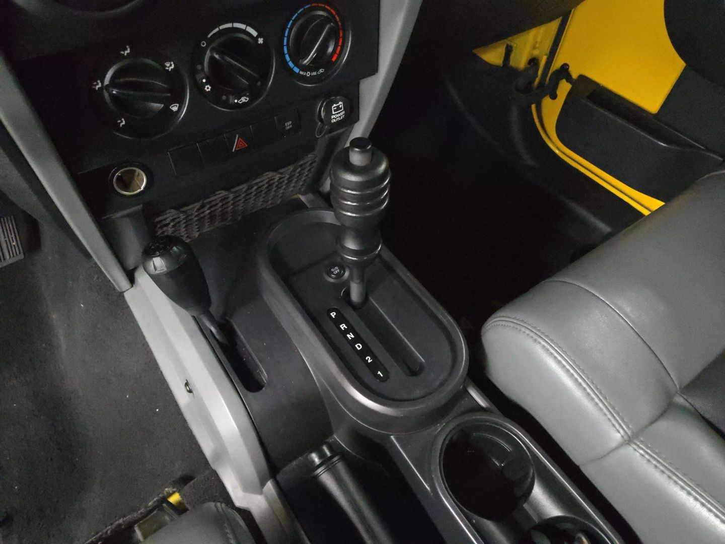 2009 Jeep Wrangler - Image 32