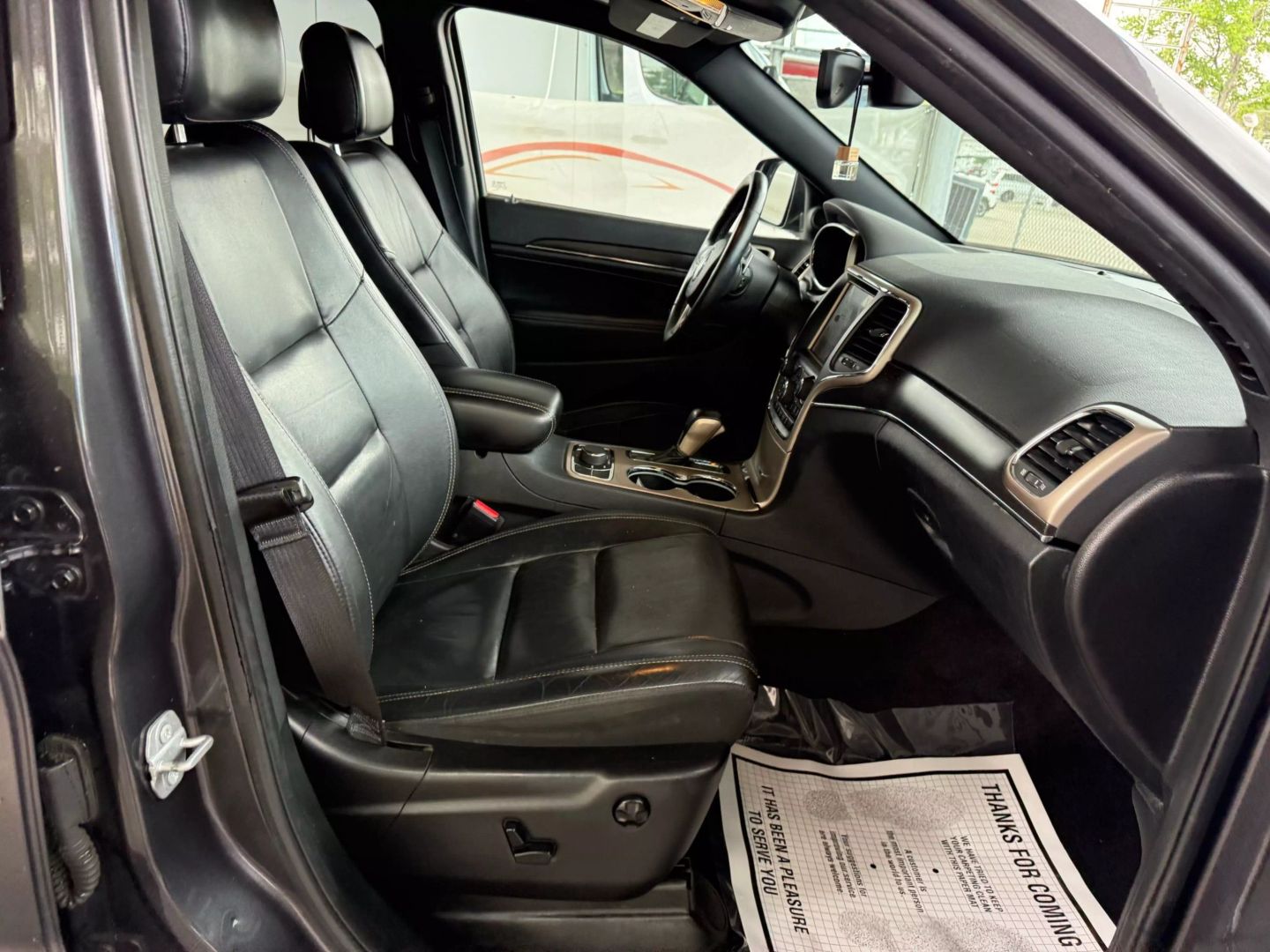 2017 Jeep Grand Cherokee - Image 25