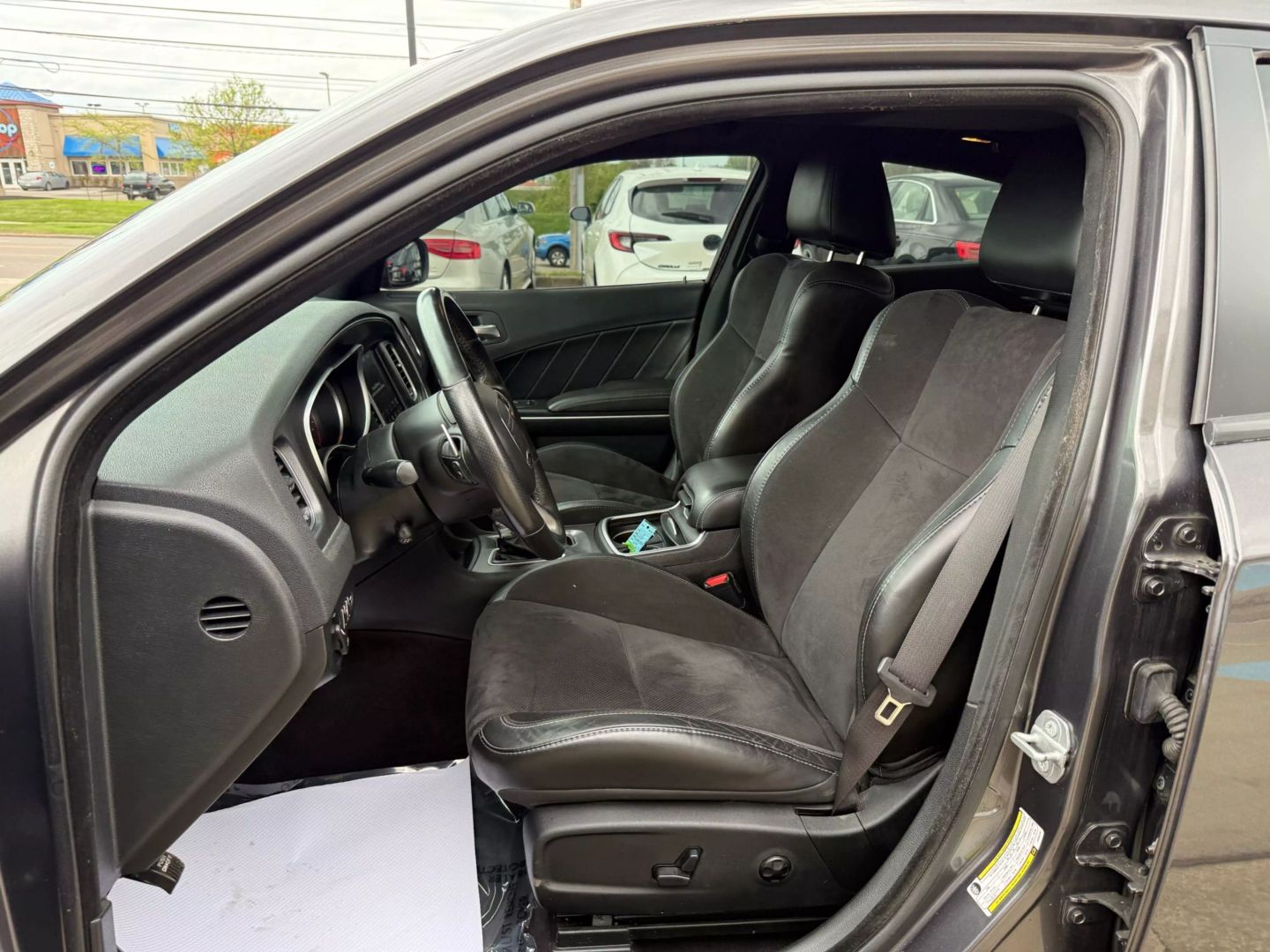 2018 Dodge Charger - Image 17