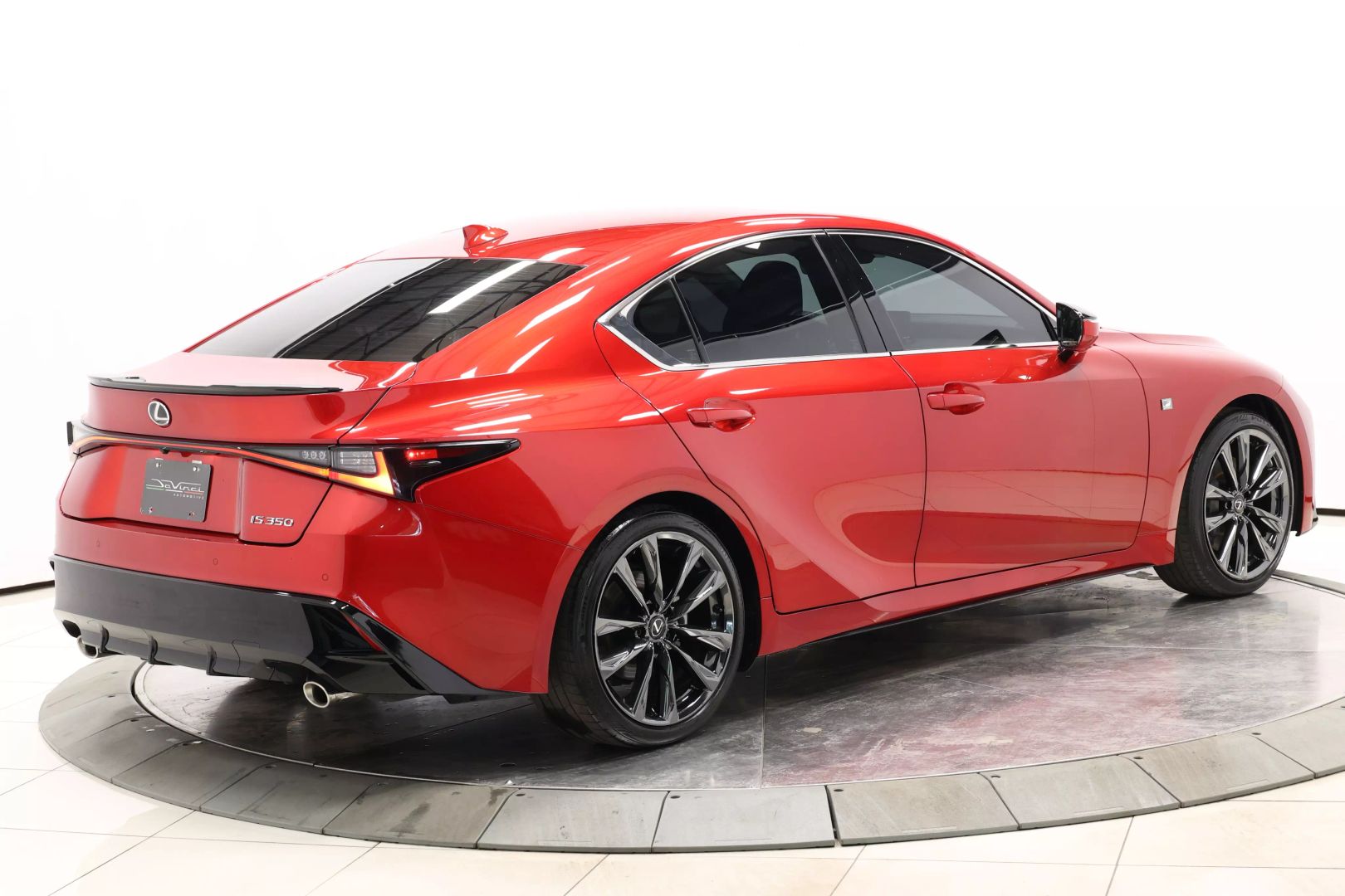 2023 Lexus Is - Image 4