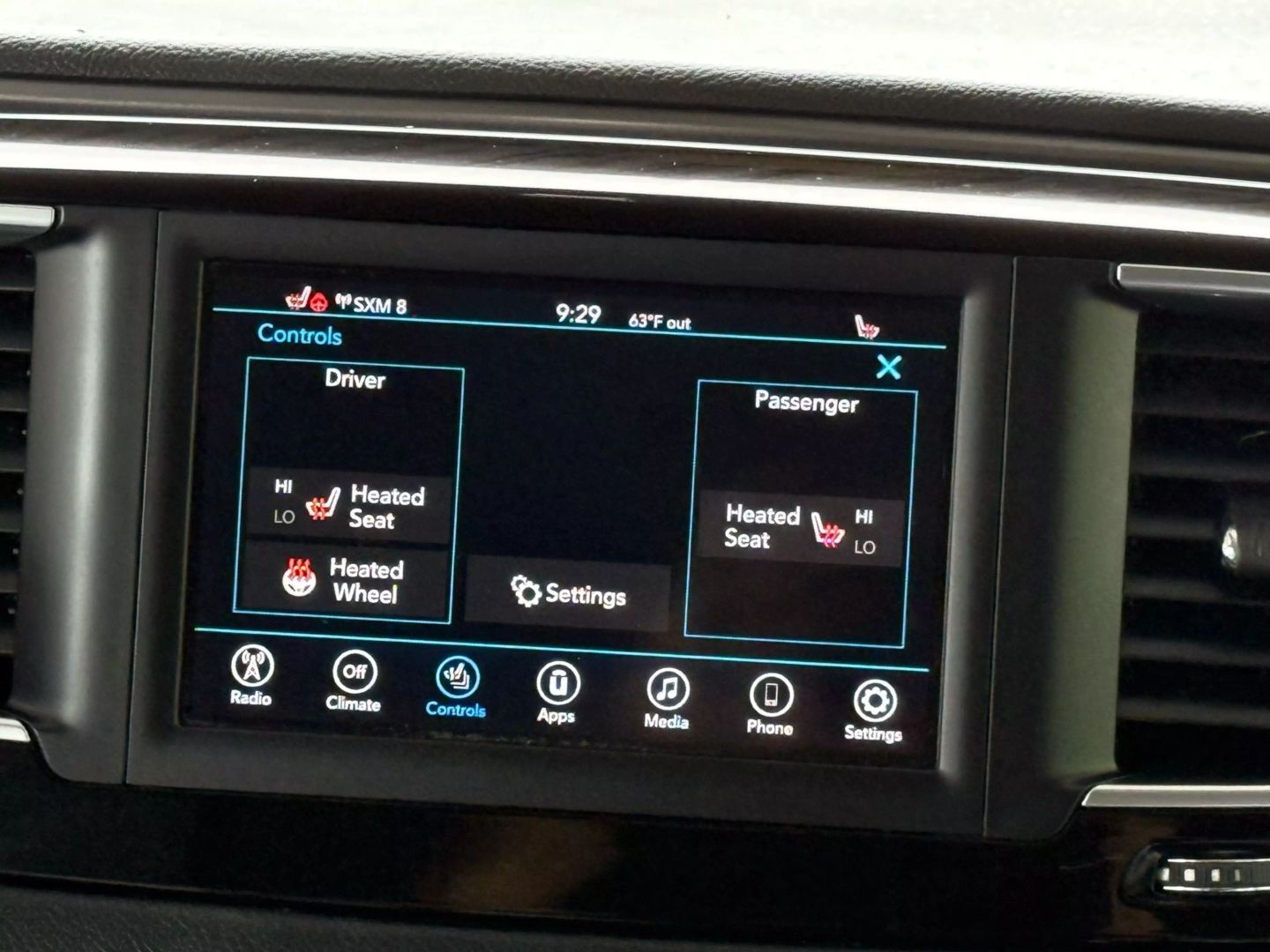 2020 Chrysler Pacifica - Image 28