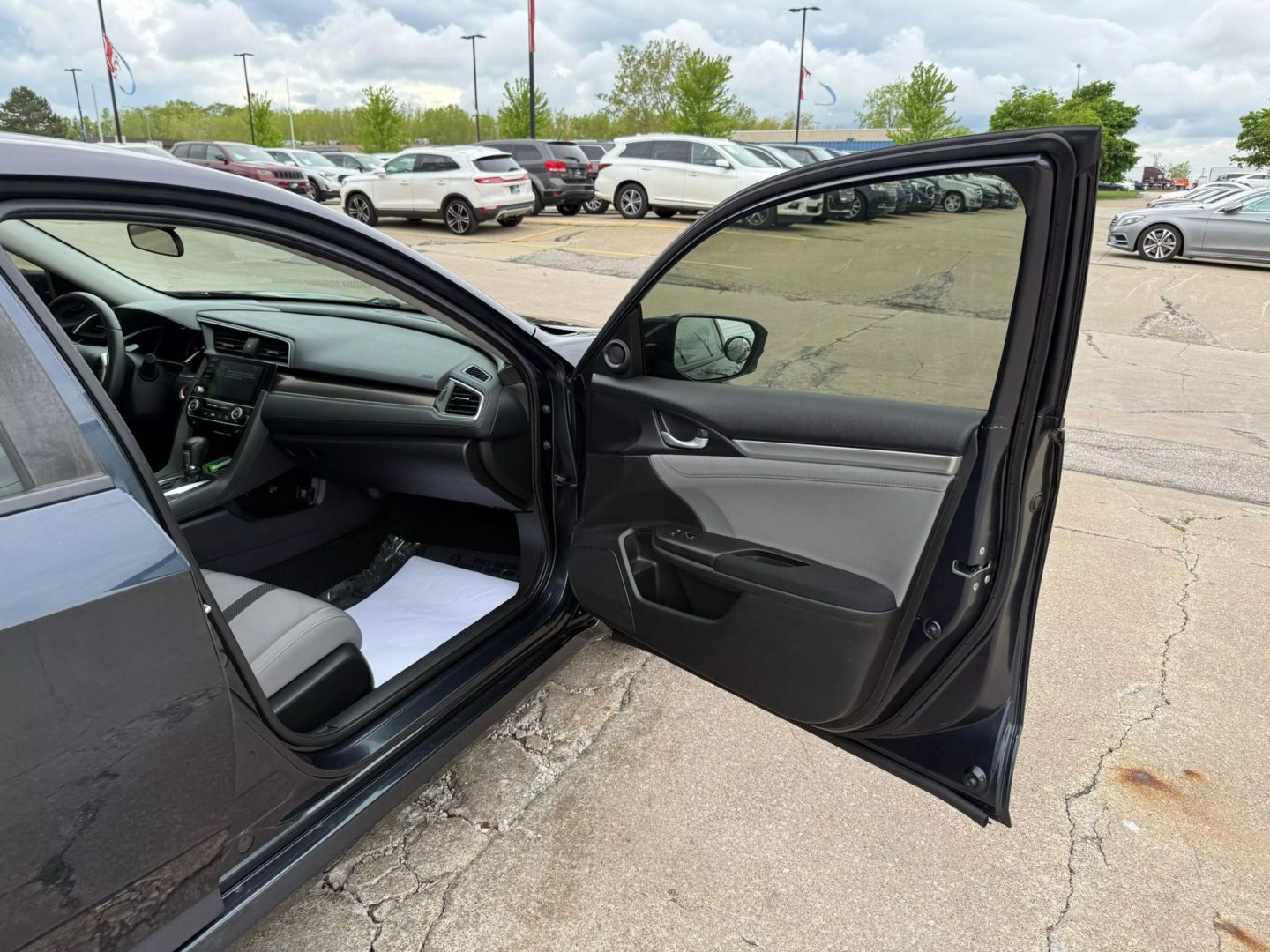 2019 Honda Civic - Image 22