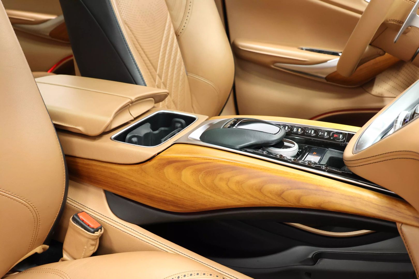 2021 Aston Martin Dbx - Image 99