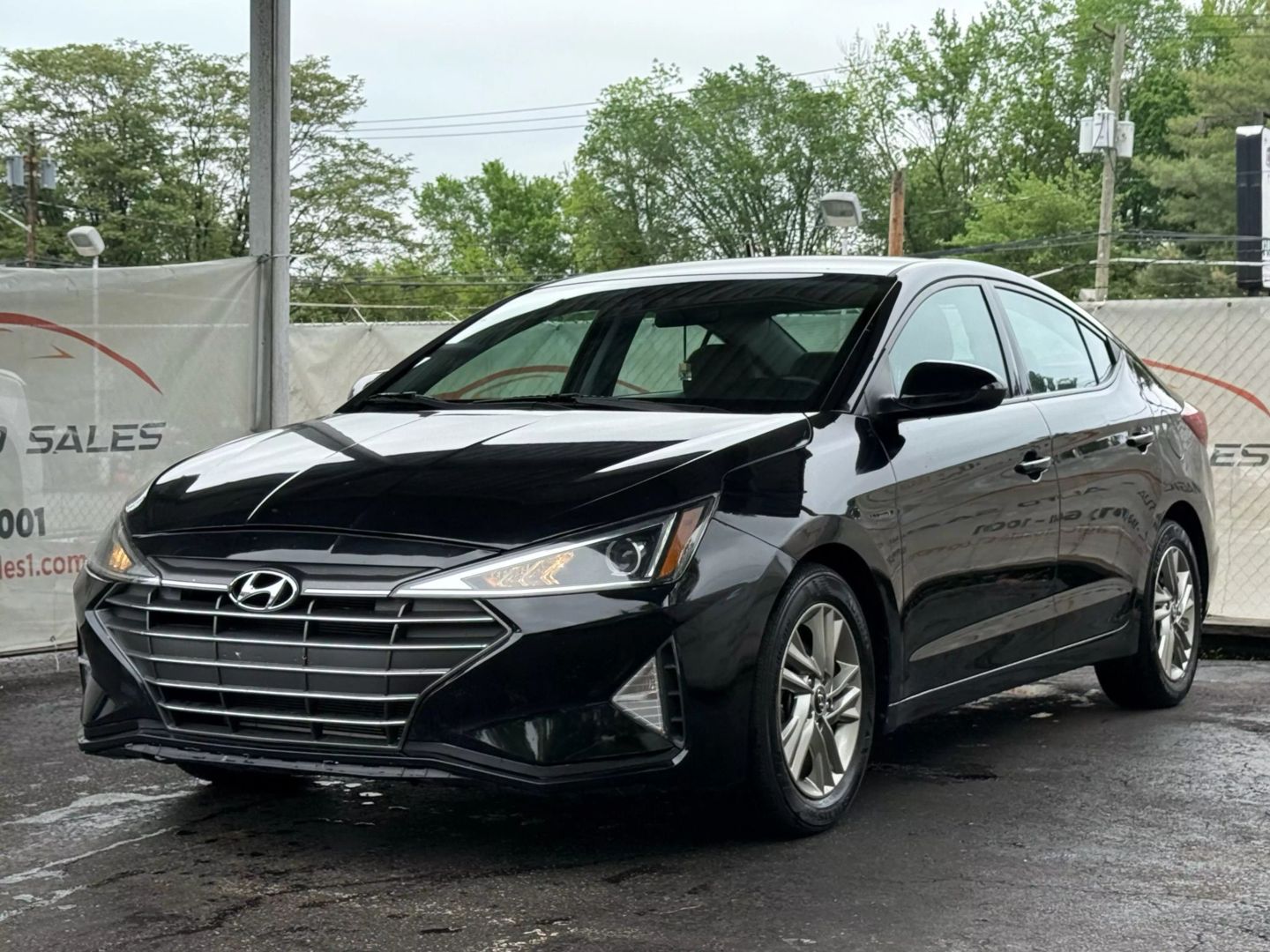 2019 Hyundai Elantra - Image 3