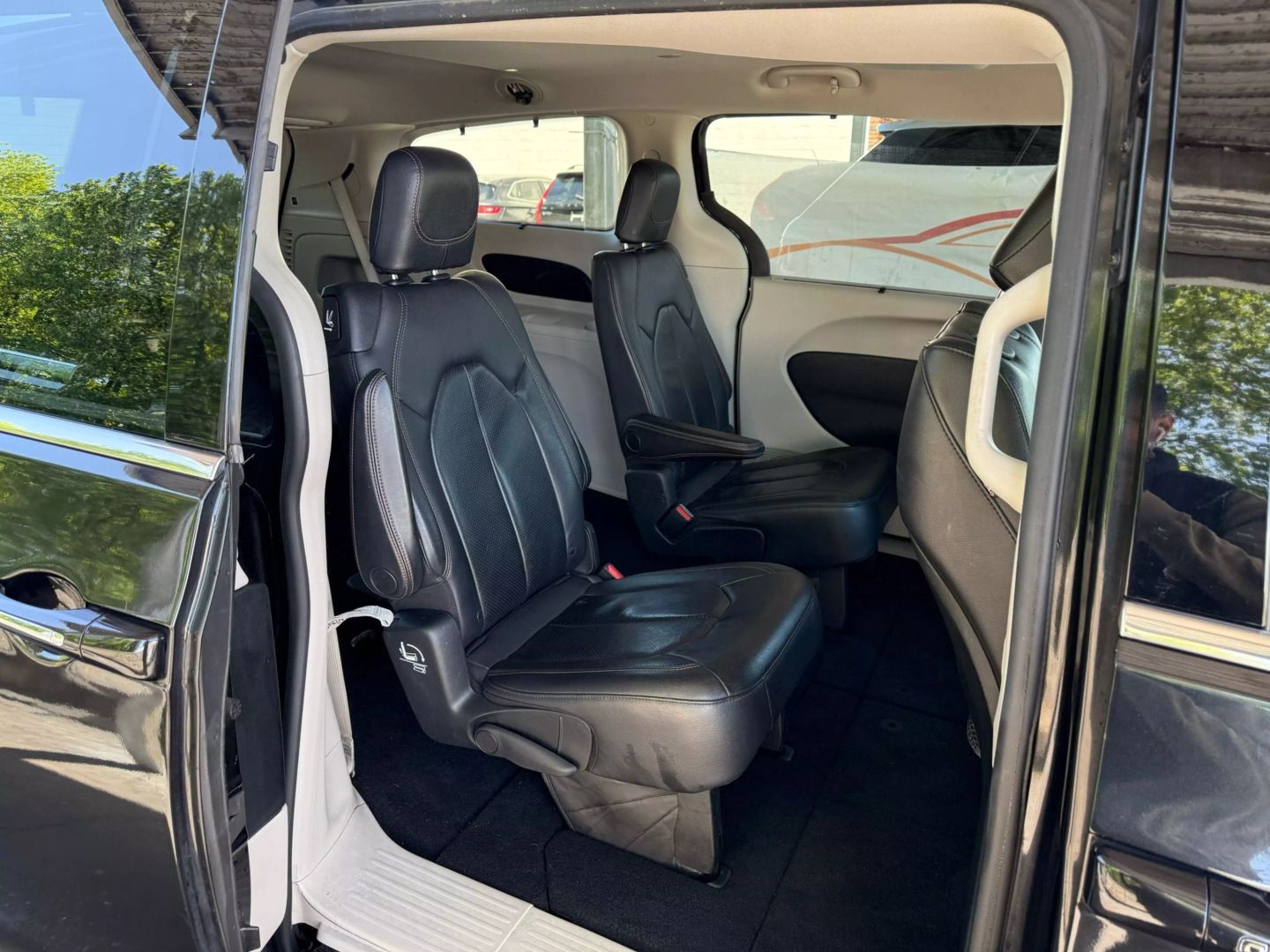 2018 Chrysler Pacifica - Image 22