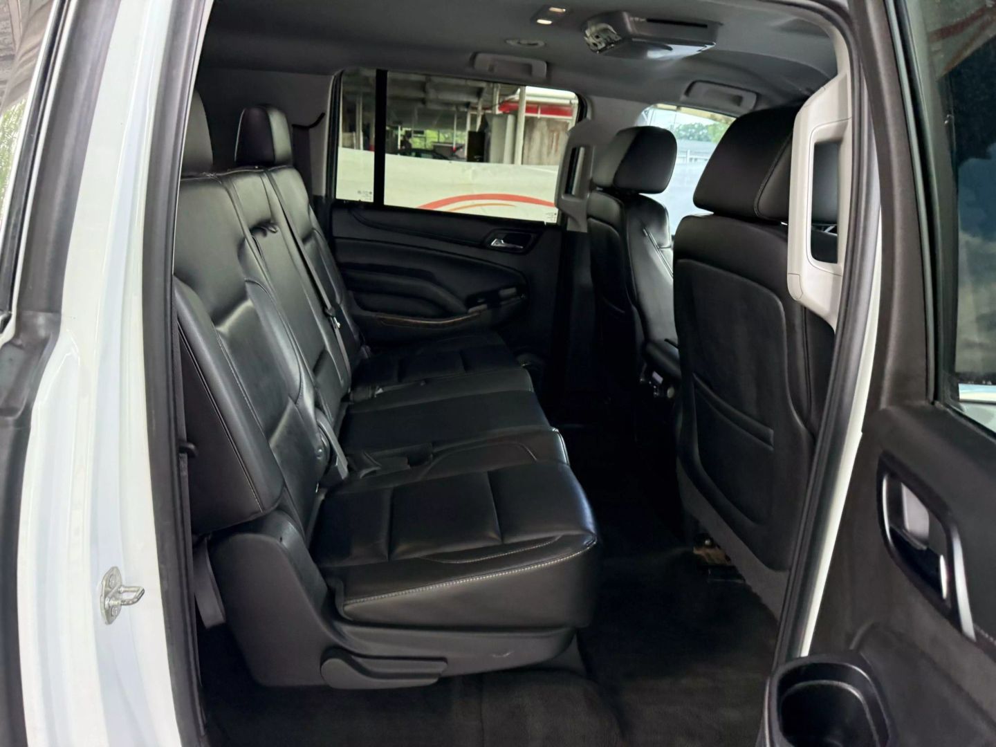 2015 Chevrolet Suburban - Image 23