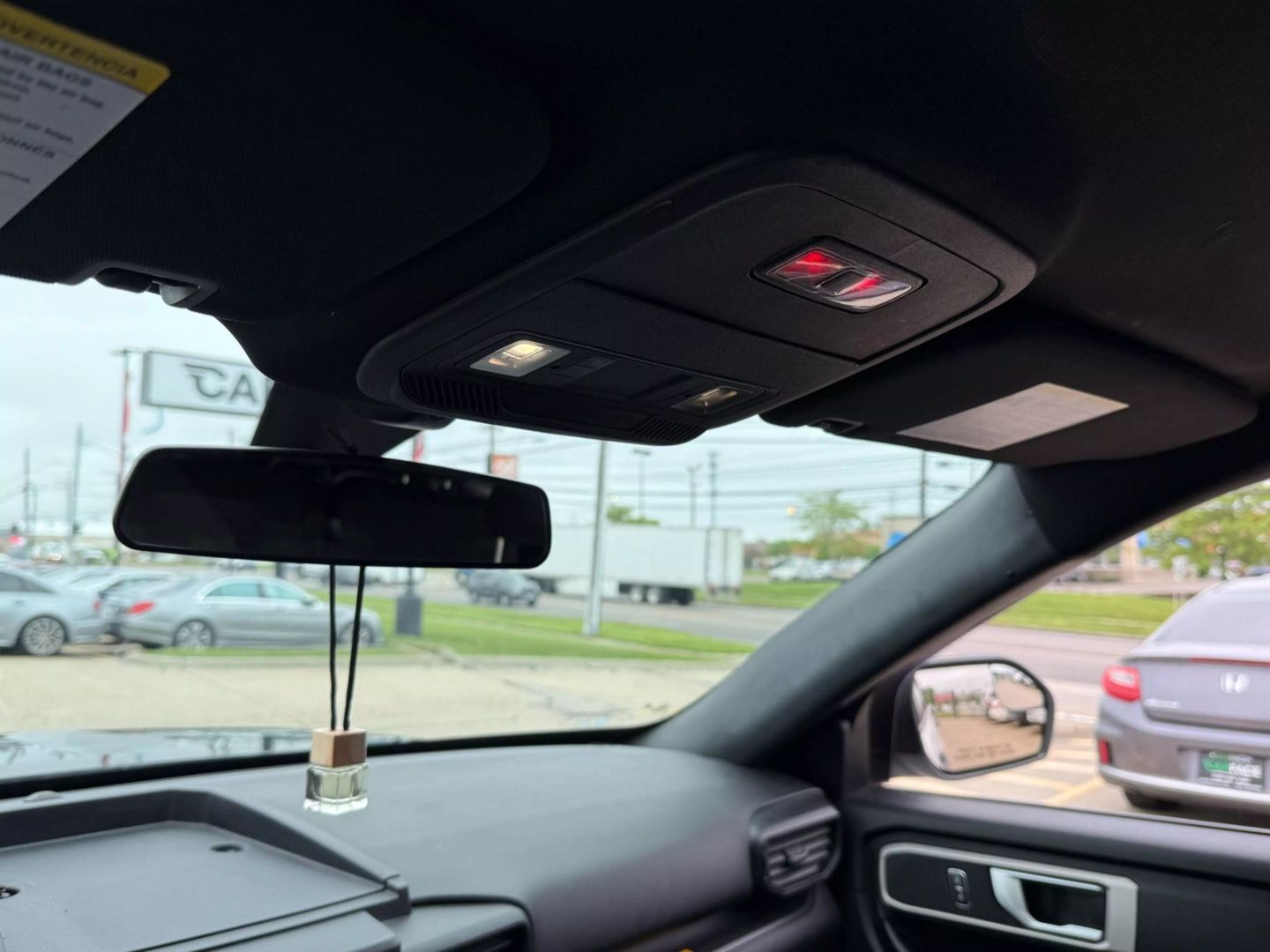 2021 Ford Explorer - Image 44
