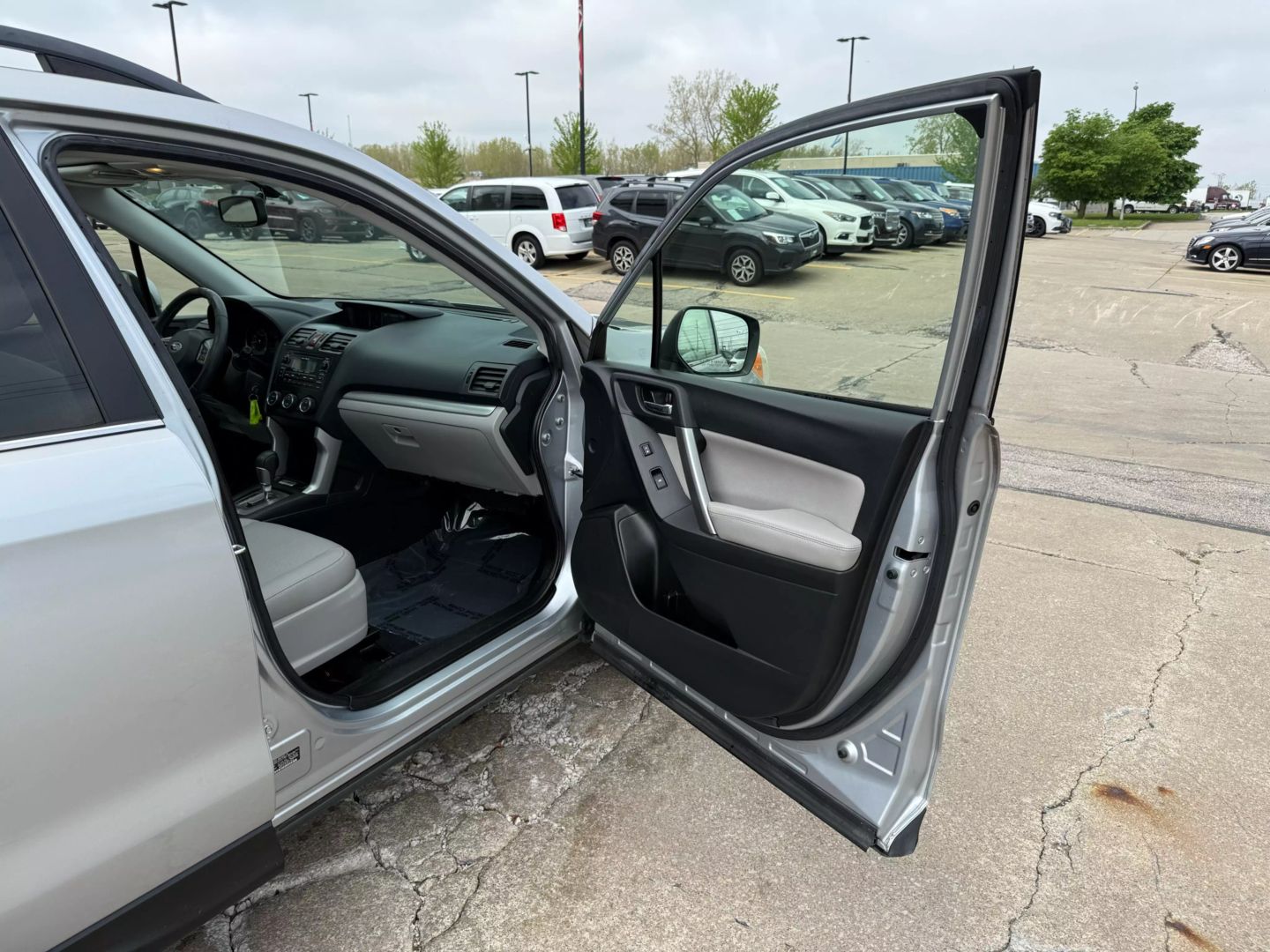 2014 Subaru Forester - Image 22