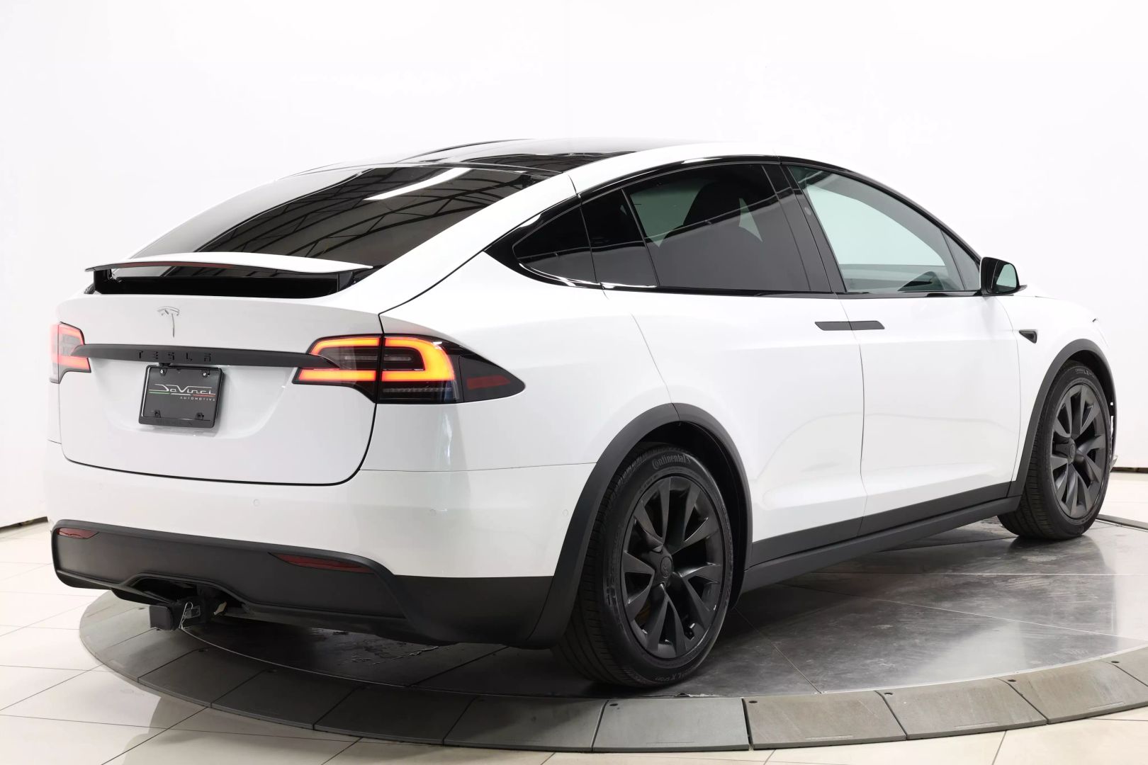 2022 Tesla Model X - Image 4